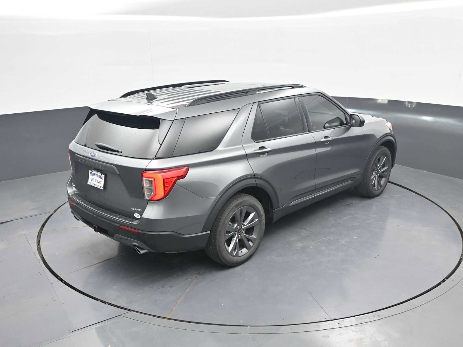 Used 2024 Ford Explorer XLT w/ Equipment Group 202A AWD/4WD image 42