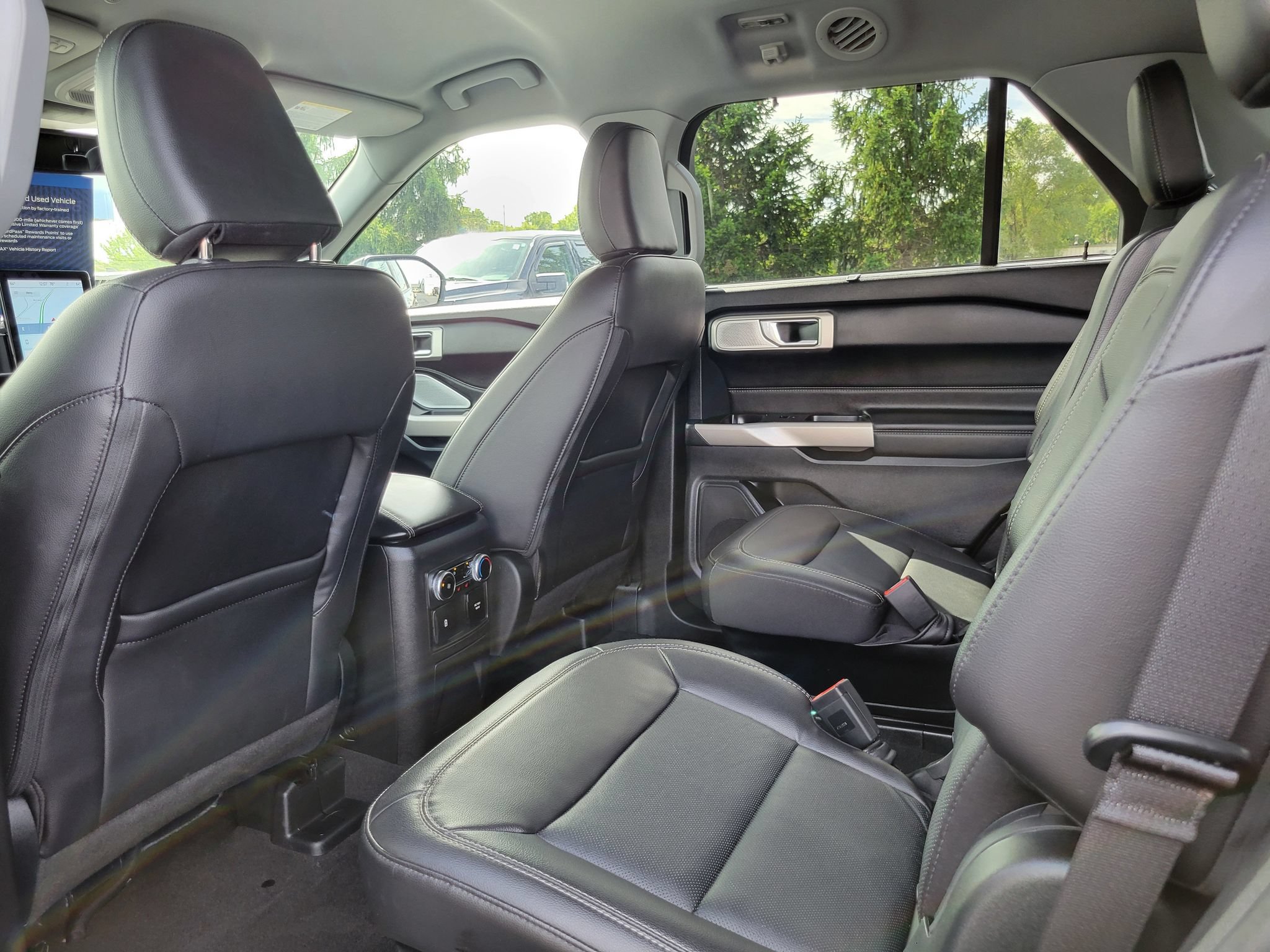 Certified 2023 Ford Explorer Limited w/ Limited Technology Package RWD image 25