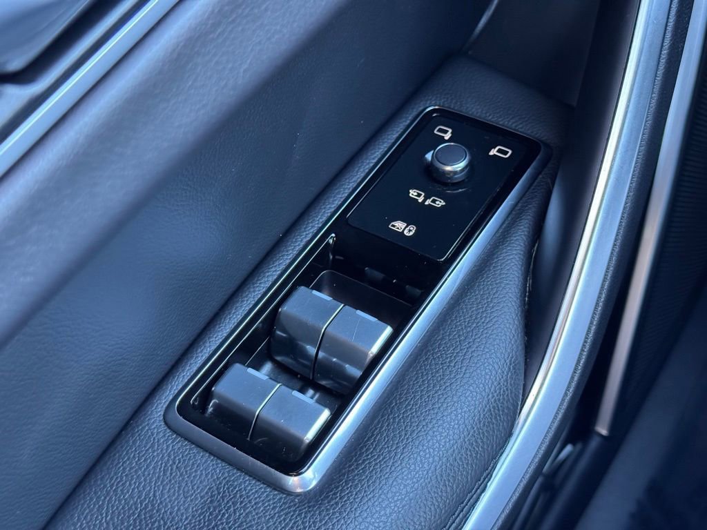 Used 2022 Jaguar F-PACE S image 24