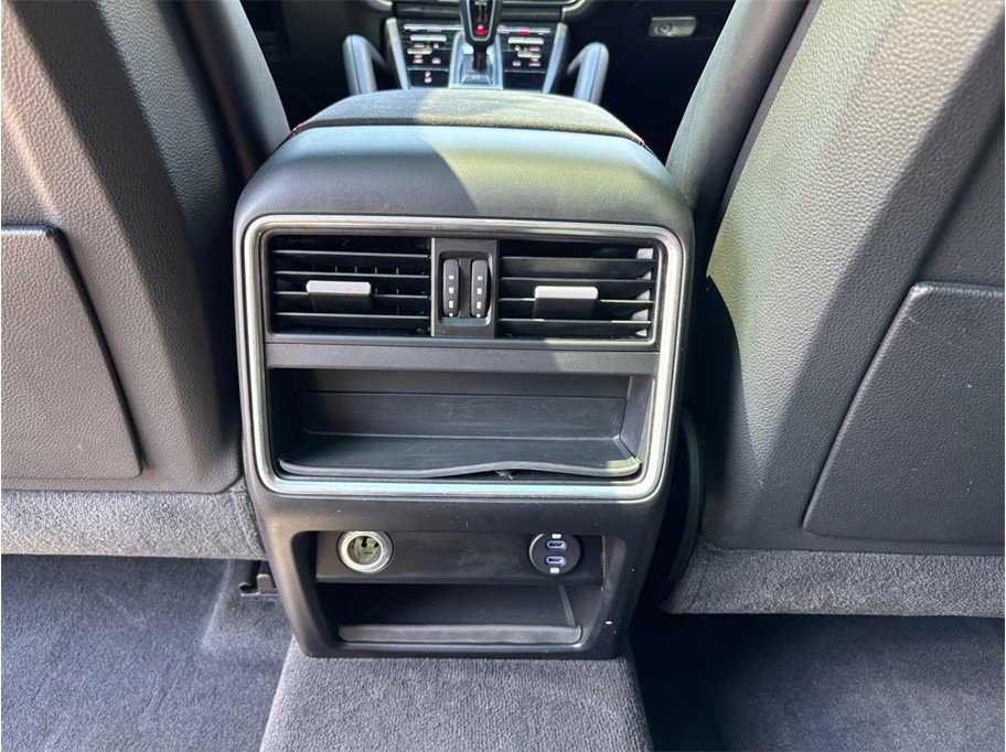 Used 2021 Porsche Cayenne GTS w/ Premium Package image 46