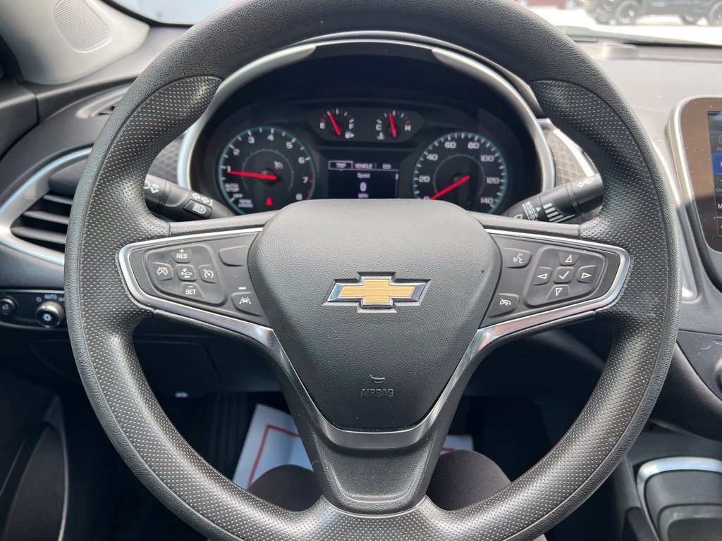 Used 2025 Chevrolet Malibu LT FWD image 12