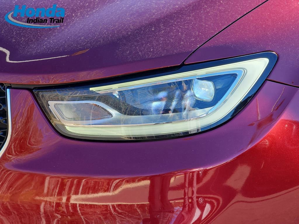 Used 2021 Chrysler Pacifica Touring-L image 32