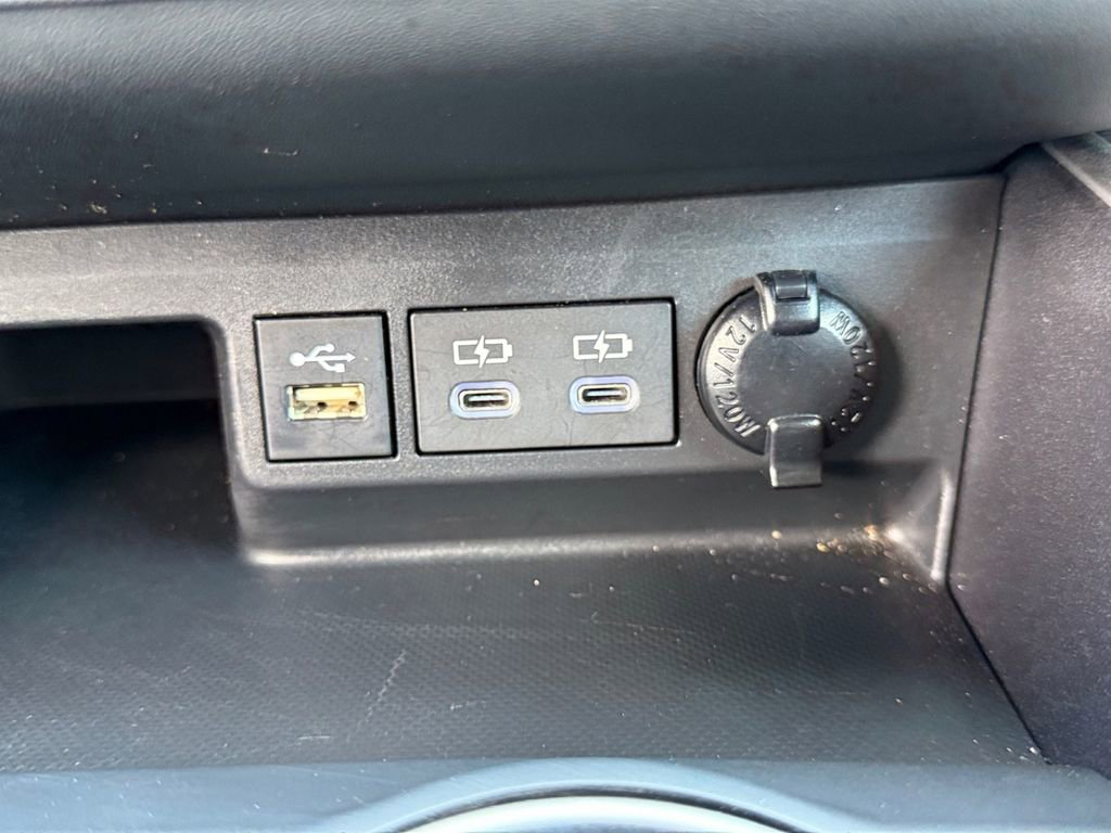 Used 2023 Toyota Highlander XLE AWD/4WD image 18