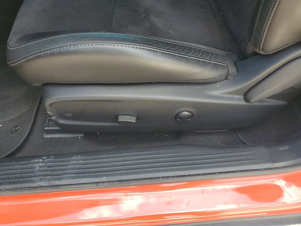 Used 2023 Dodge Challenger R/T w/ Plus Package image 16