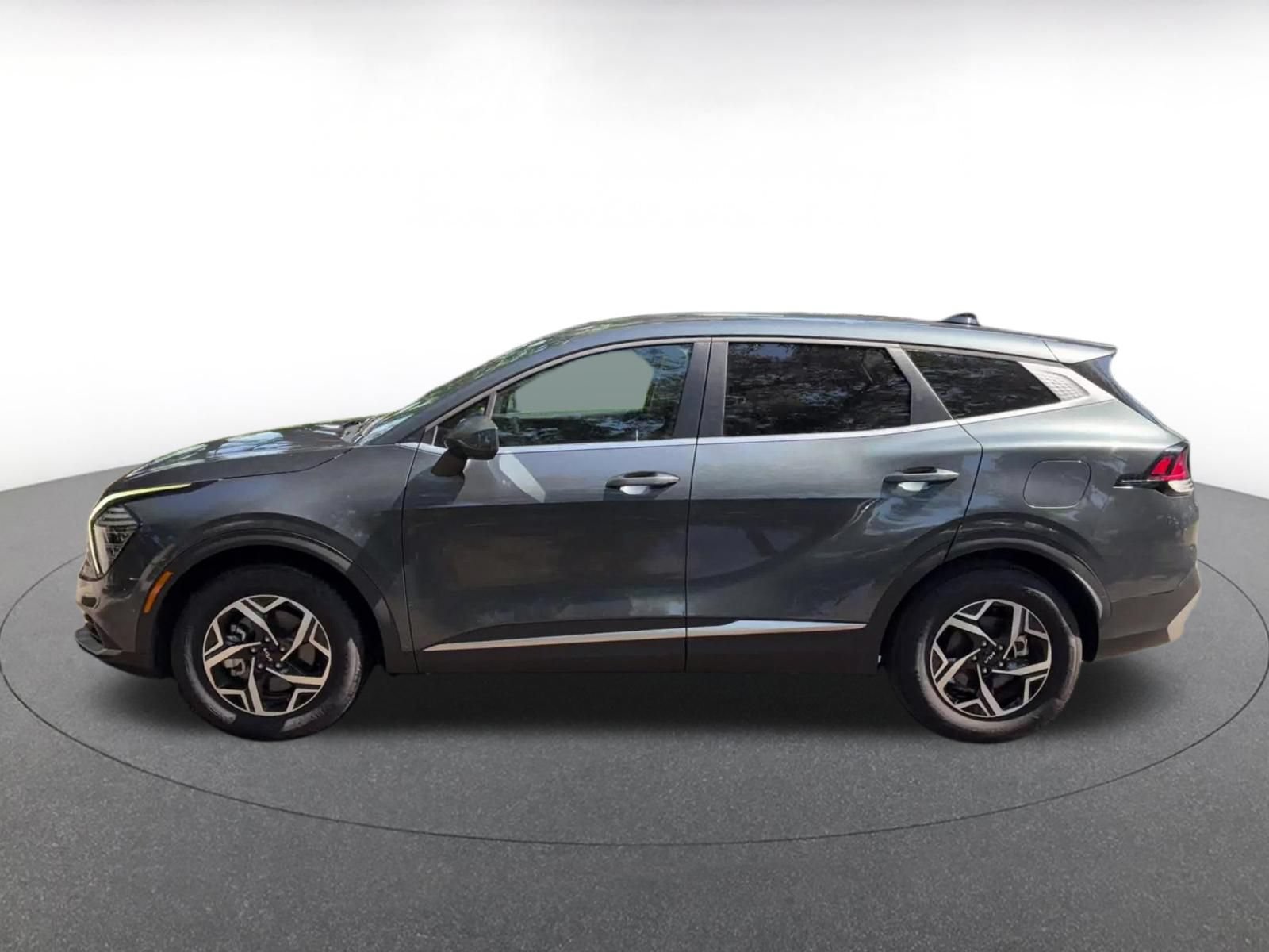 Used 2025 Kia Sportage LX FWD image 9
