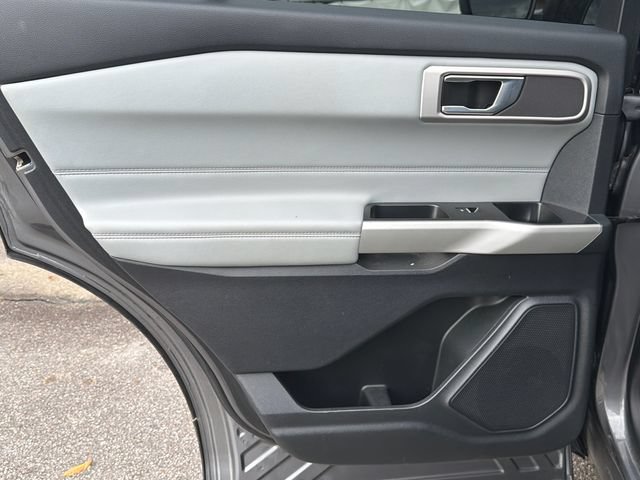 Certified 2021 Ford Explorer XLT w/ Equipment Group 202A RWD image 24