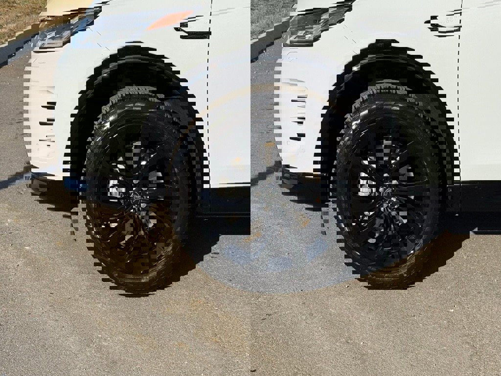 Used 2025 Land Rover Discovery Sport Dynamic SE image 10