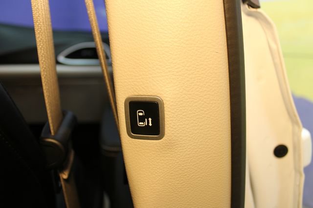 Used 2024 Chrysler Pacifica Touring-L FWD image 15