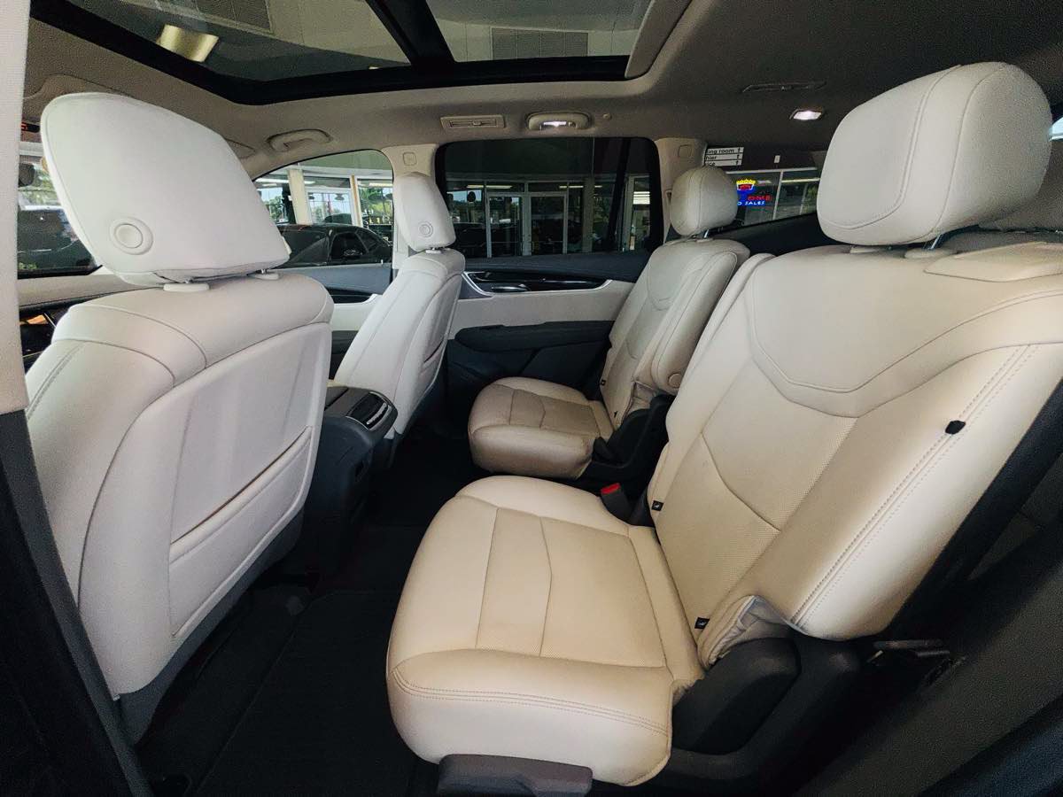 Used 2022 Cadillac XT6 Premium Luxury w/ Technology Package AWD/4WD image 38