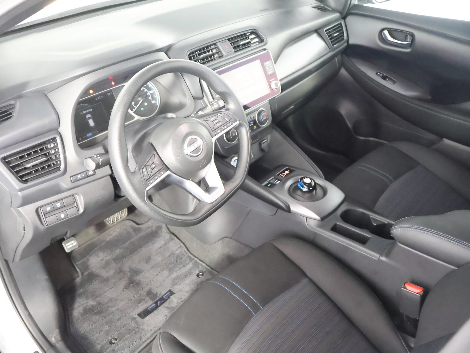Used 2025 Nissan Leaf S FWD image 22
