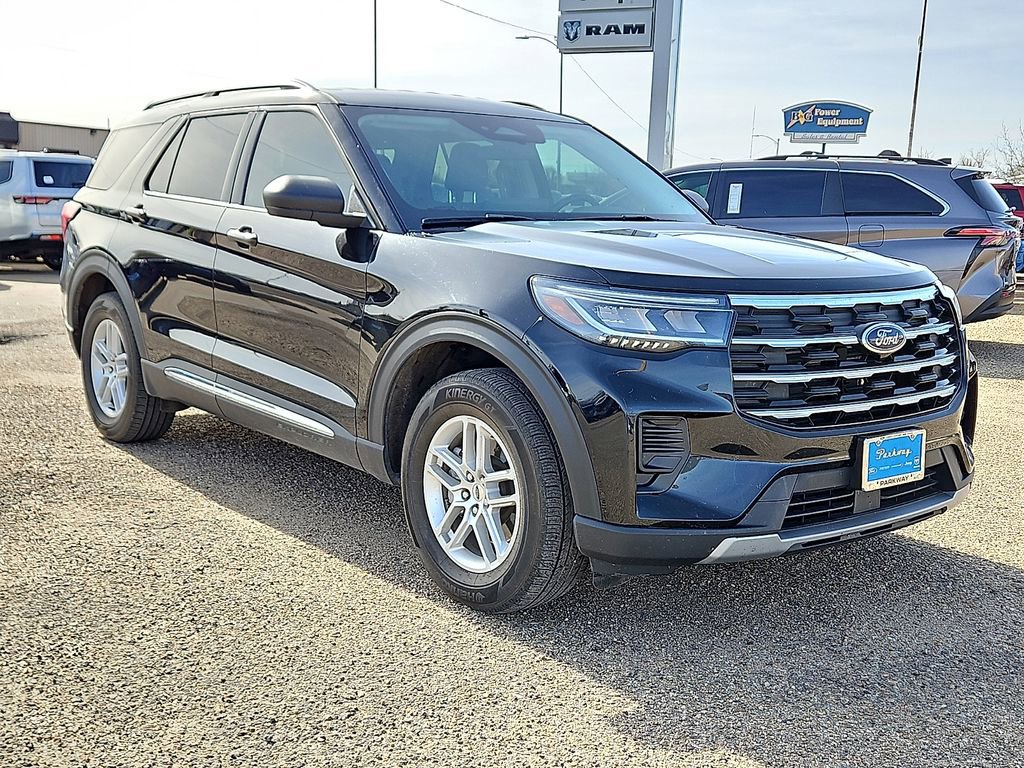 Used 2025 Ford Explorer Active image 4
