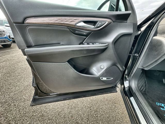 Used 2023 Buick Envision Avenir image 23
