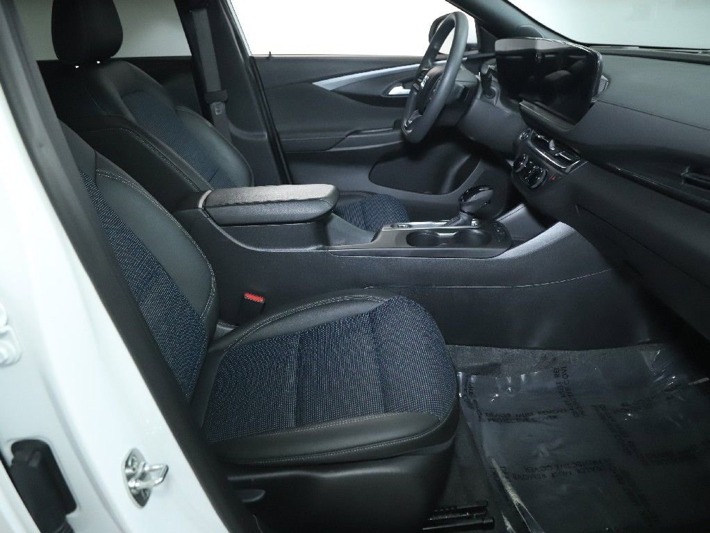 Used 2025 Buick Envista Preferred image 34