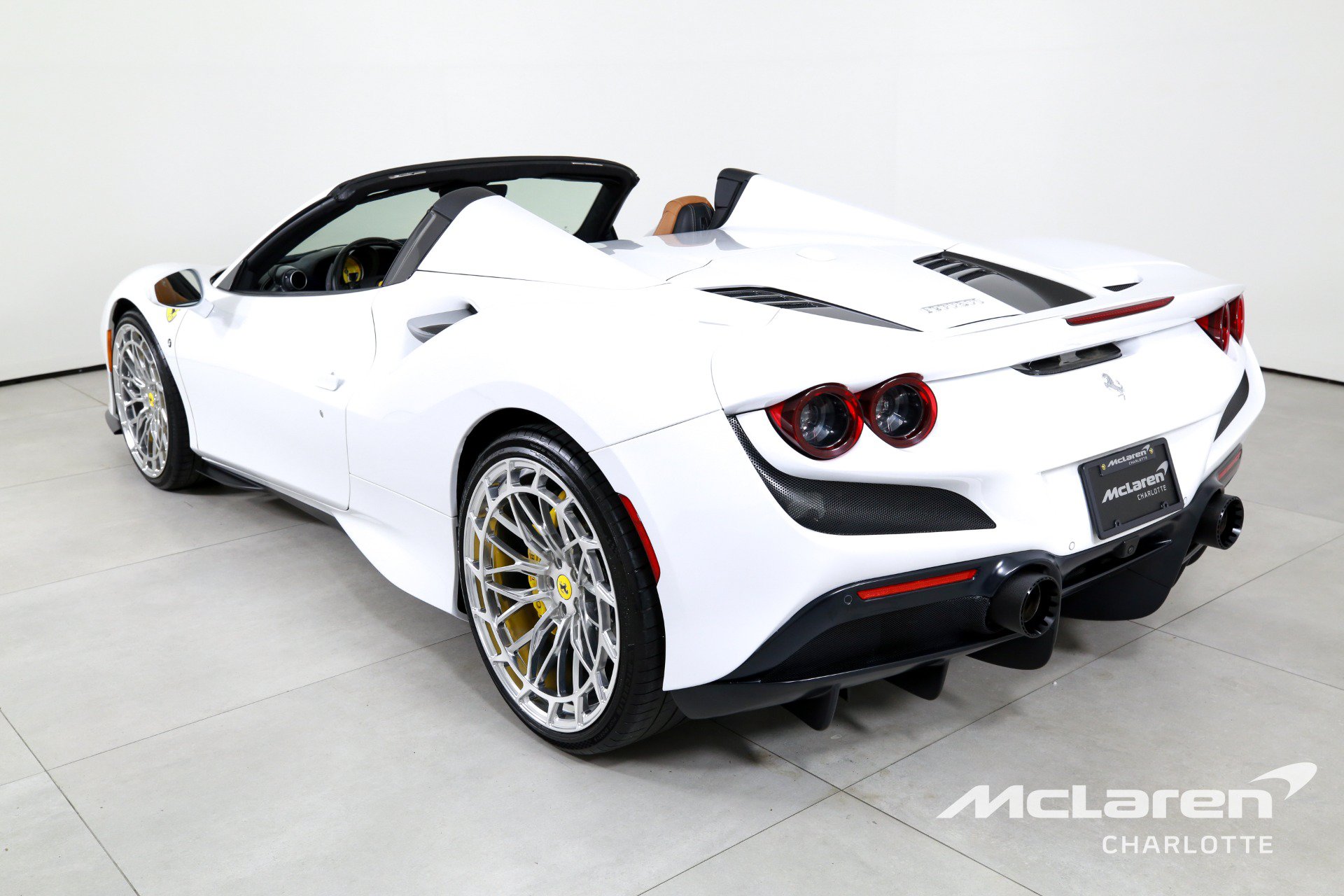 Used 2023 Ferrari F8 Tributo RWD image 7