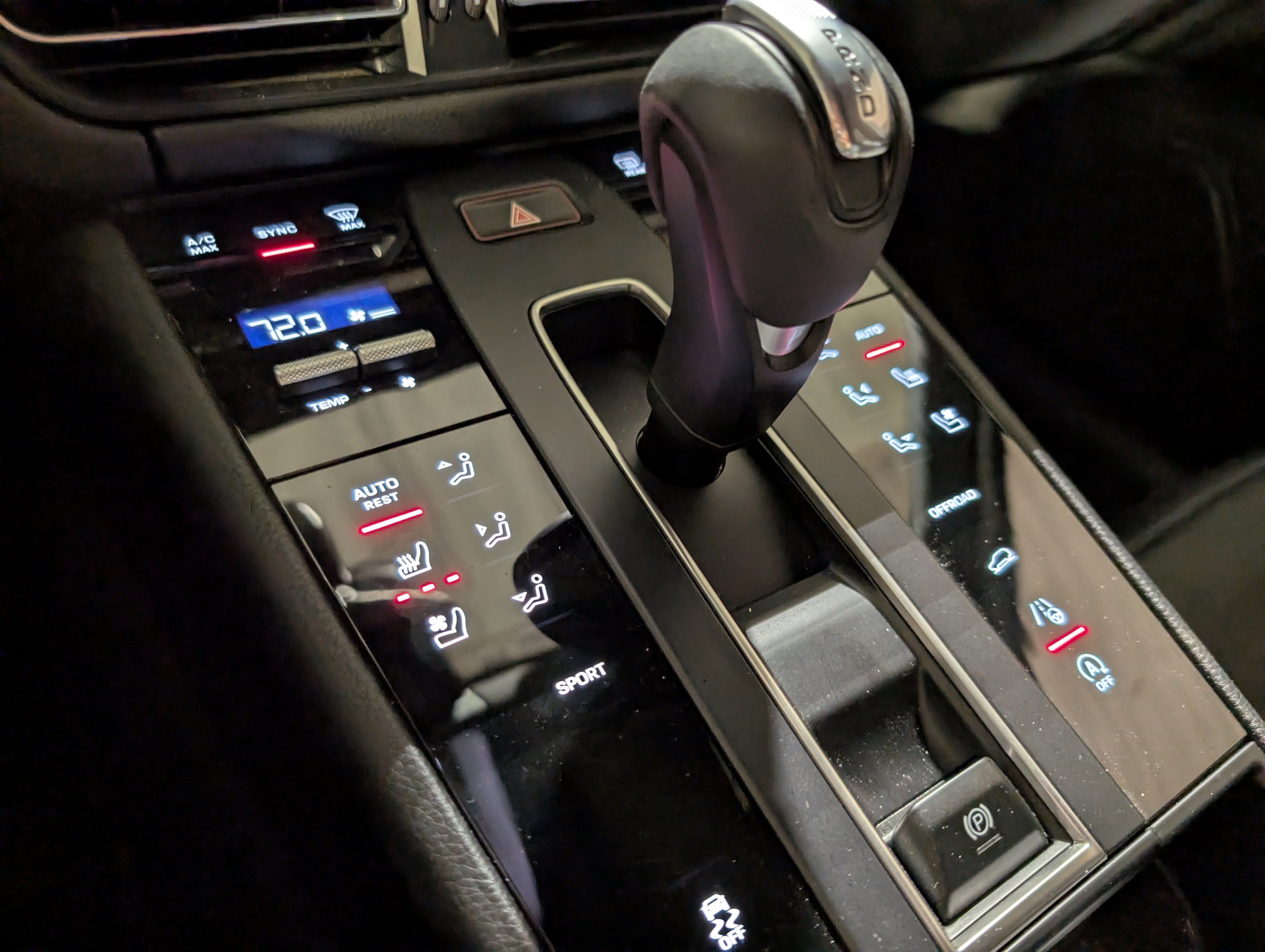 Used 2024 Porsche Macan image 37