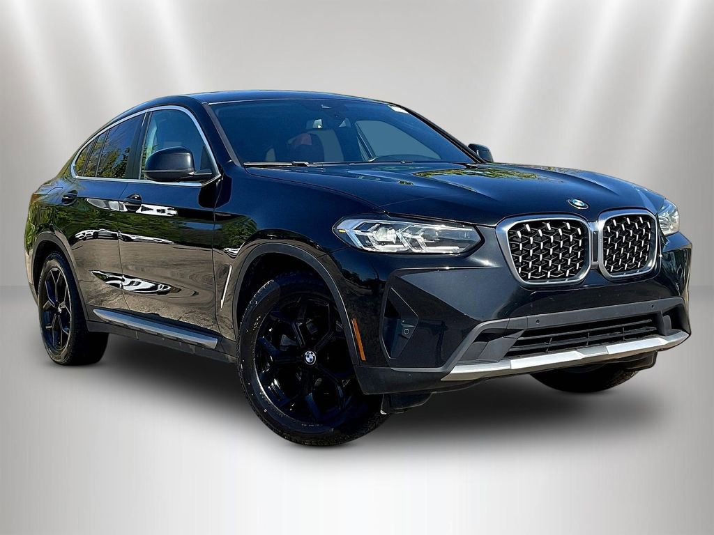 Used 2022 BMW X4 xDrive30i AWD/4WD image 3