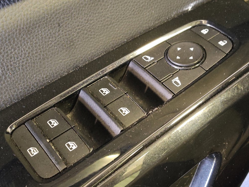 Used 2022 Nissan Pathfinder SV FWD image 27