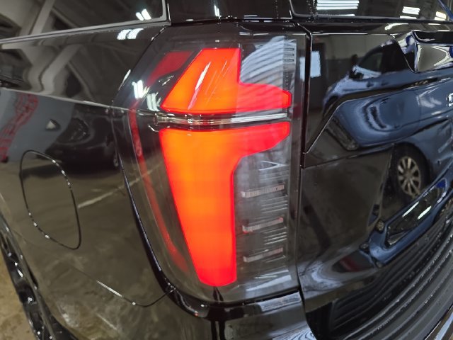 New 2026 Chevrolet Suburban High Country w/ LPO, Illumination Package AWD/4WD image 39