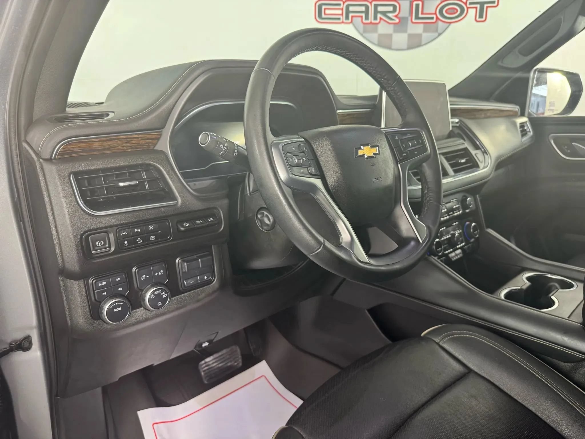 Used 2024 Chevrolet Suburban Premier AWD/4WD image 10