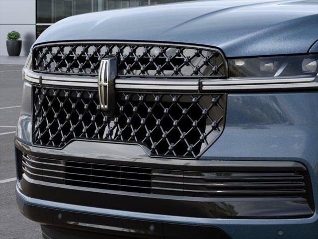 New 2027 Lincoln Navigator Reserve w/ Jet Appearance Package AWD/4WD image 17