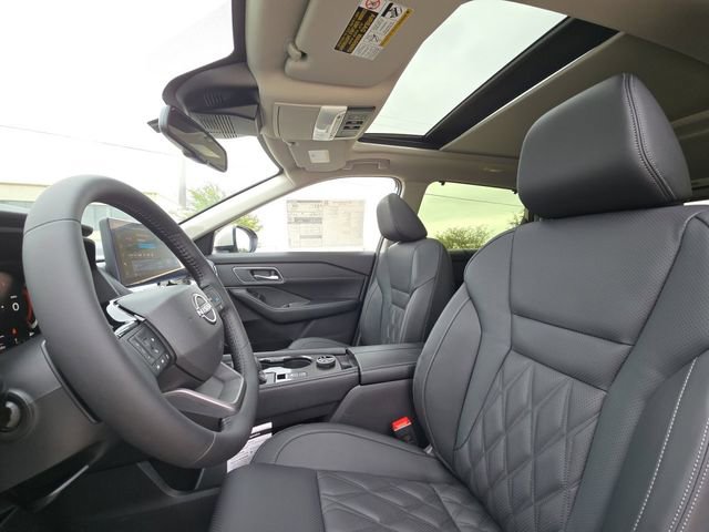 New 2026 Nissan Rogue Platinum image 7