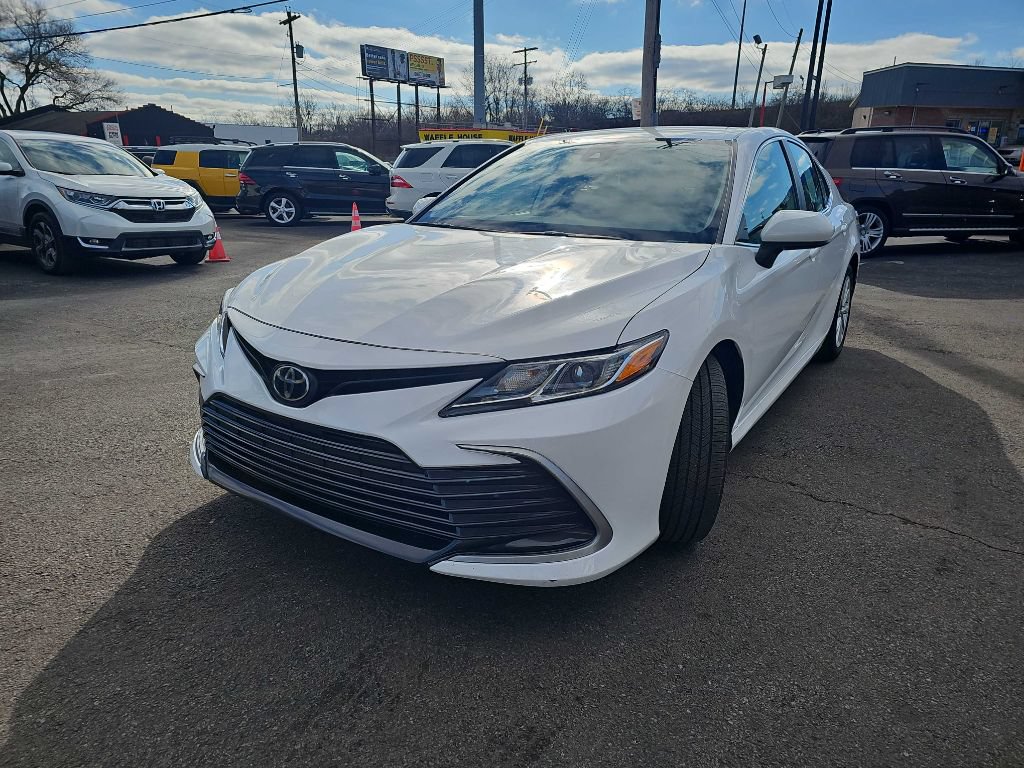 Used 2021 Toyota Camry LE FWD image 9