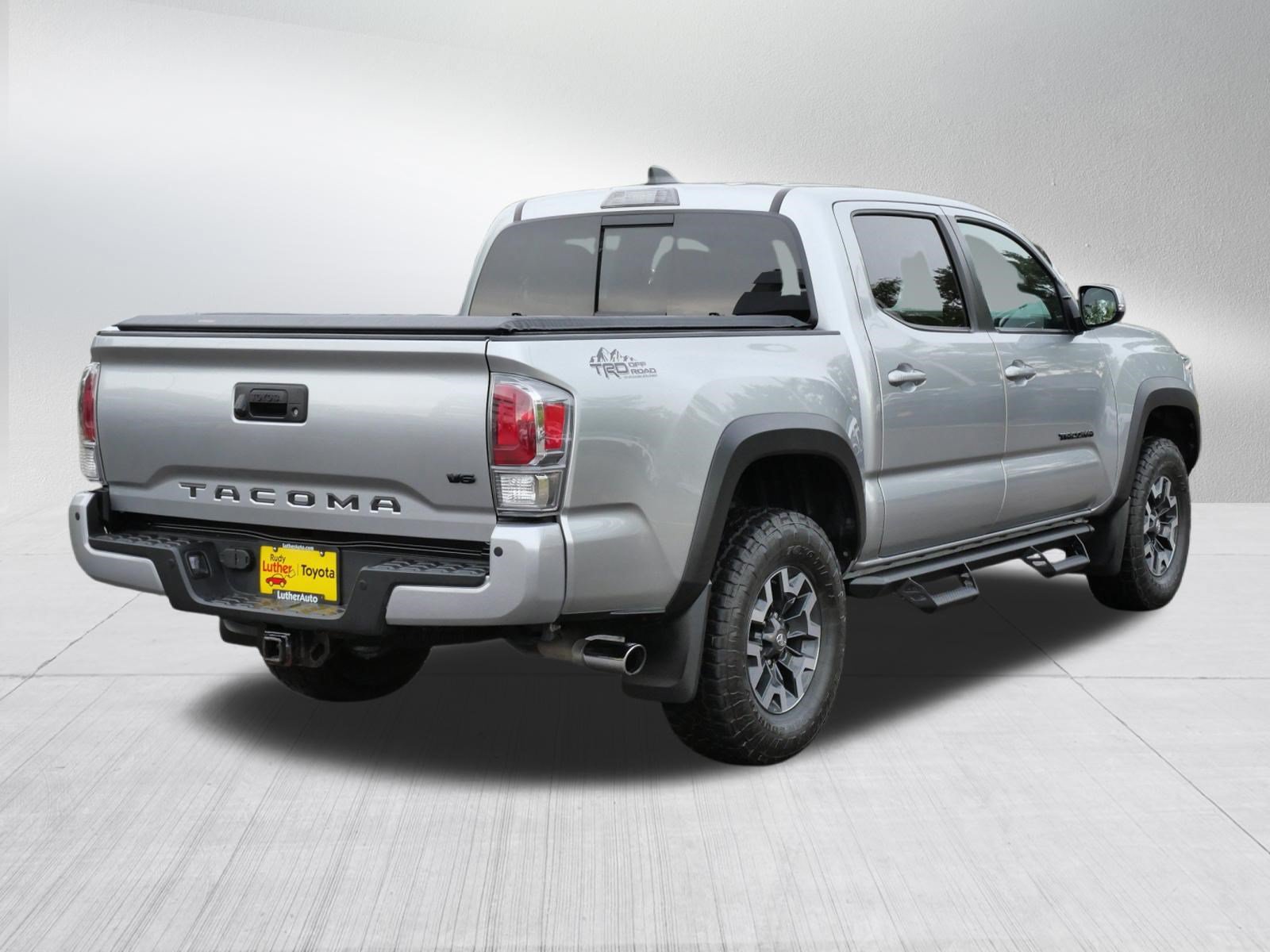 Certified 2022 Toyota Tacoma TRD Off-Road w/ TRD Premium Off Road Package AWD/4WD image 8