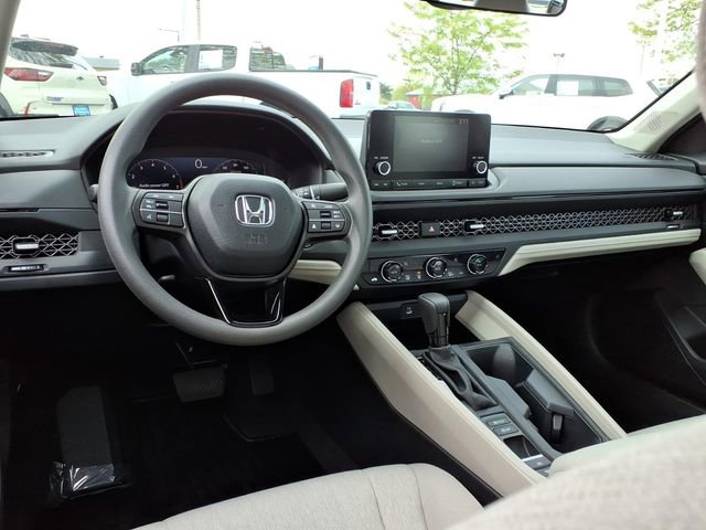 Certified 2025 Honda Accord SE image 6