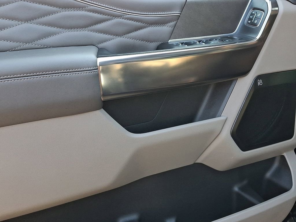 Certified 2025 Ford F250 Platinum w/ Platinum Plus Package image 13
