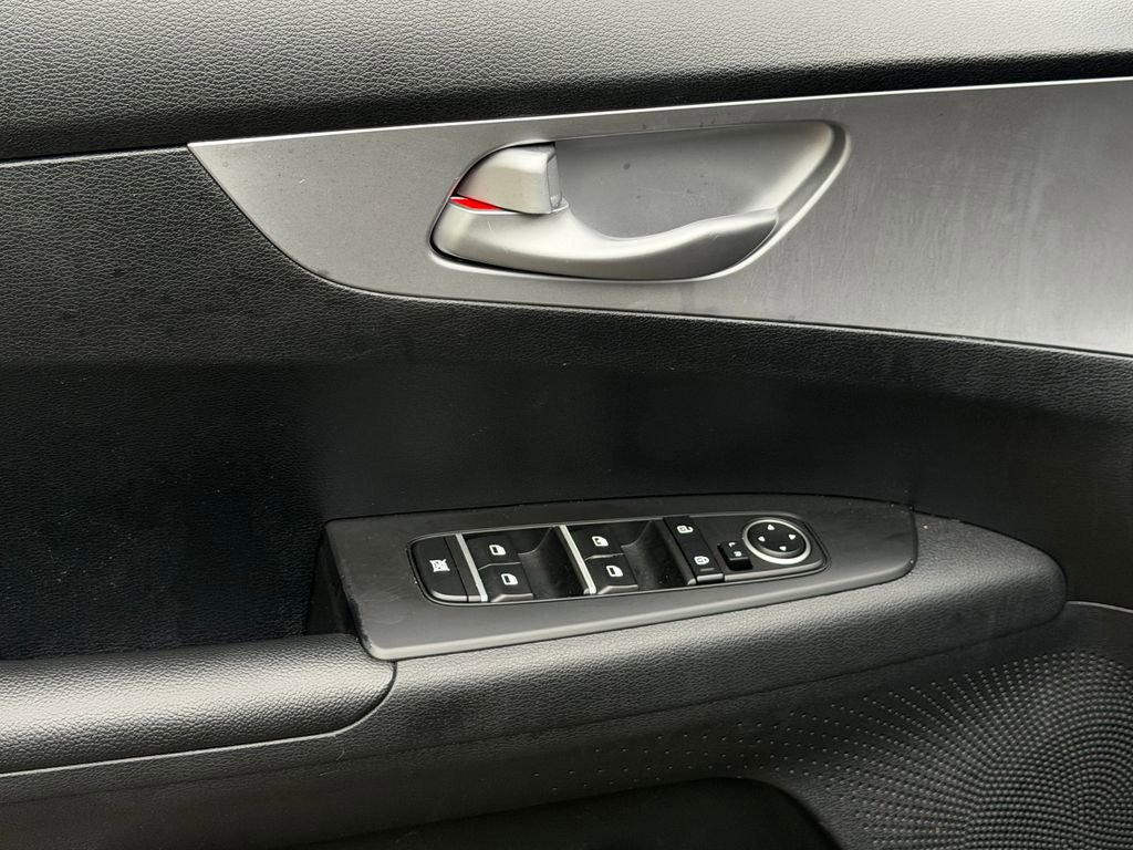 Used 2022 Kia Forte Sedan FWD image 14