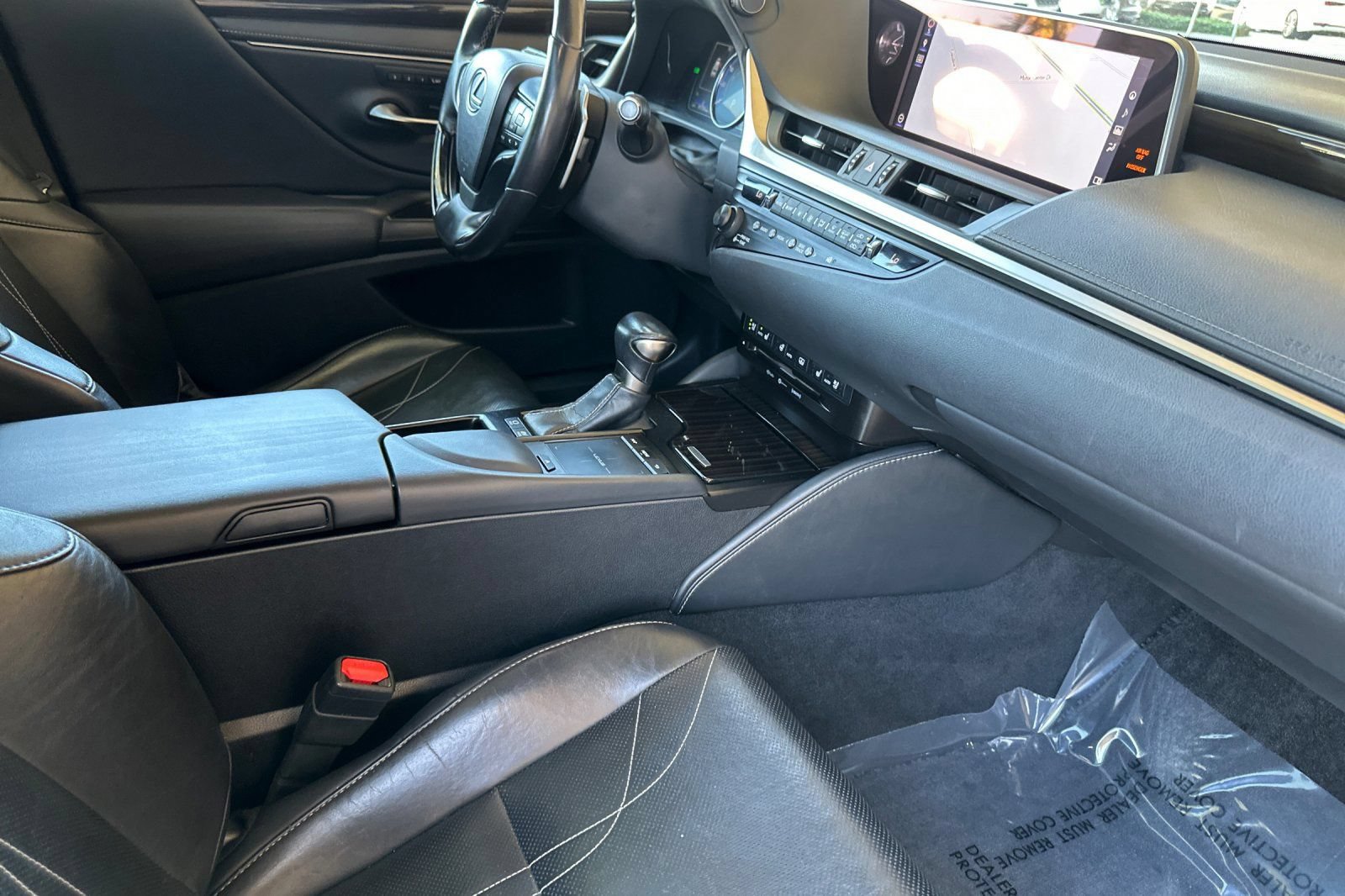 Used 2019 Lexus ES 300h w/ Accessory Package 2 FWD image 16