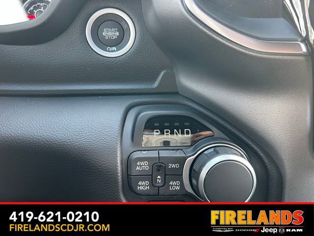 New 2026 RAM 1500 4x4 Crew Cab image 16