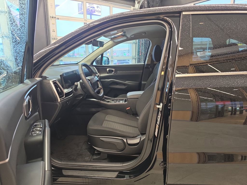 Used 2026 Kia Sorento LX image 10