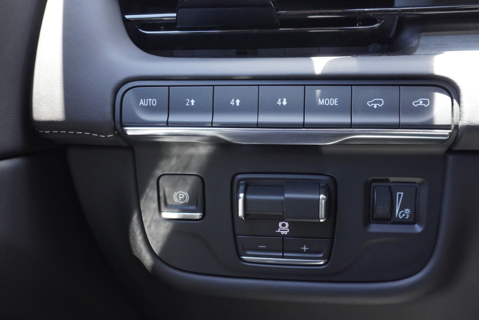 New 2024 Cadillac Escalade Sport Platinum w/ LPO, ONYX Package image 12