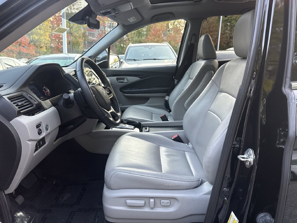 Used 2019 Honda Pilot Touring image 13