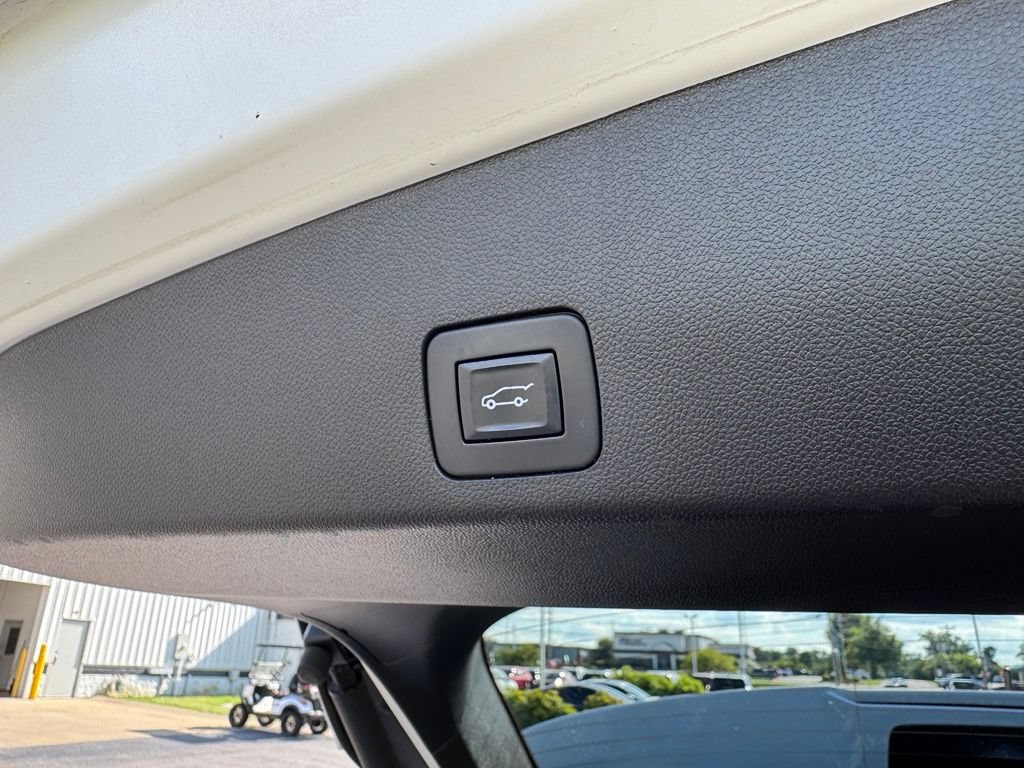 Certified 2022 Buick Encore GX Essence w/ Advanced Technology Package FWD image 32