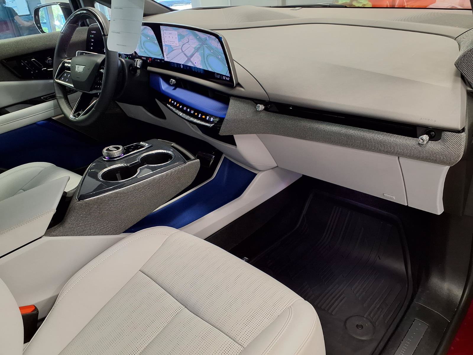 Certified 2026 Cadillac Optiq Luxury 2 RWD image 9