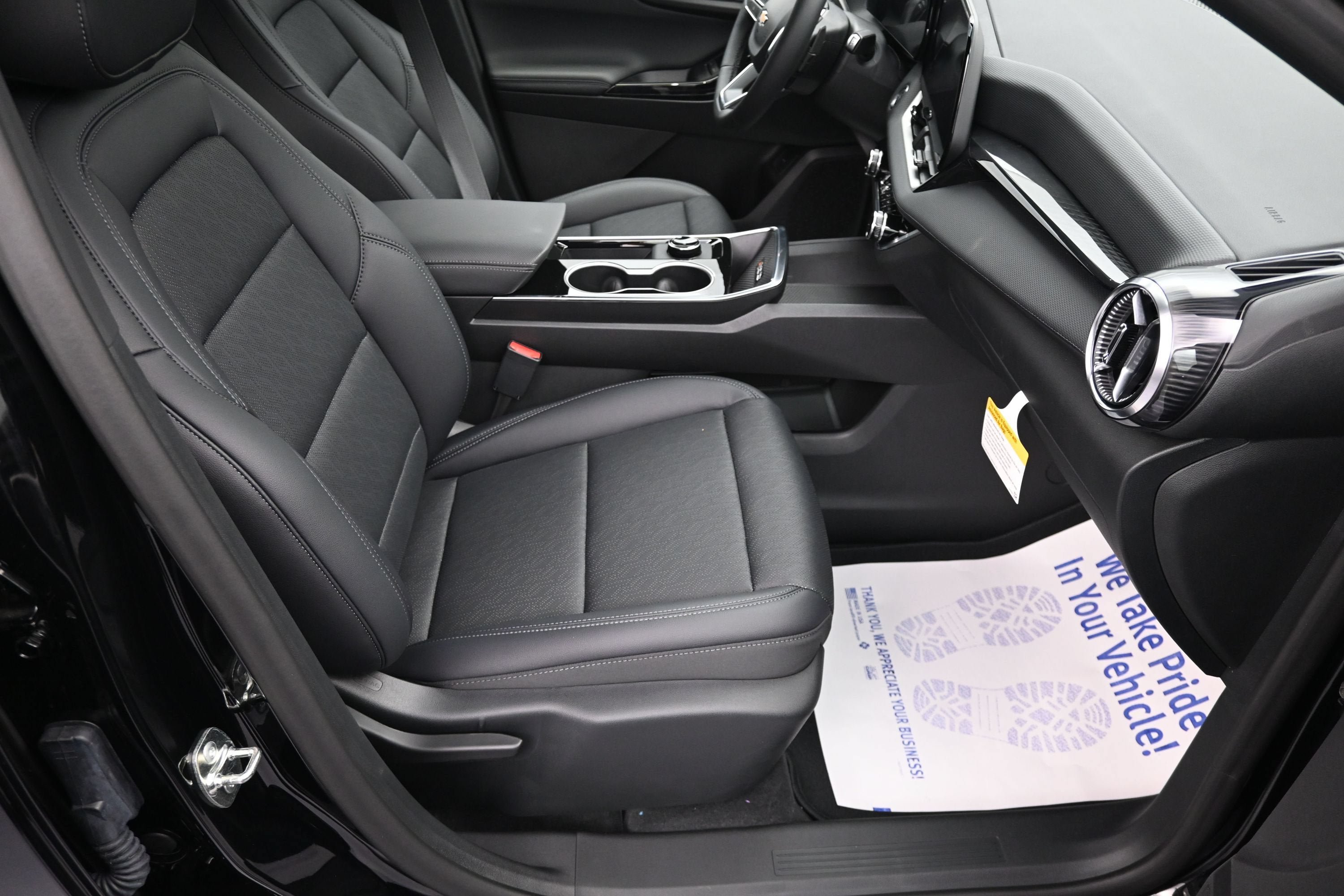 New 2027 Chevrolet Equinox LT w/ Convenience Package II FWD image 37