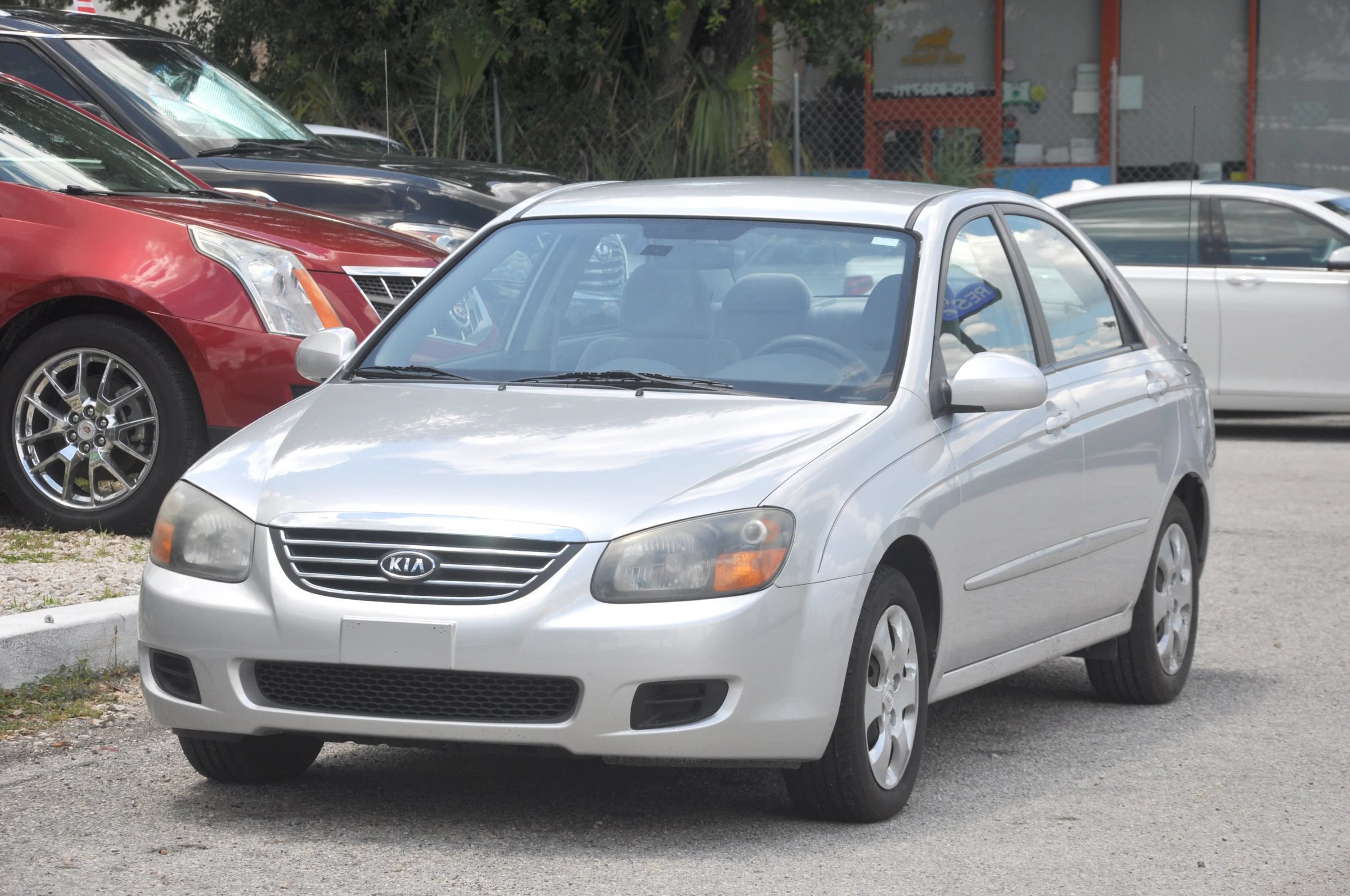 Used 2009 Kia Spectra LX FWD image 2