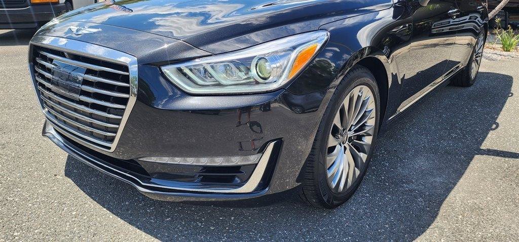 Used 2018 Genesis G90 5.0 Ultimate RWD image 4