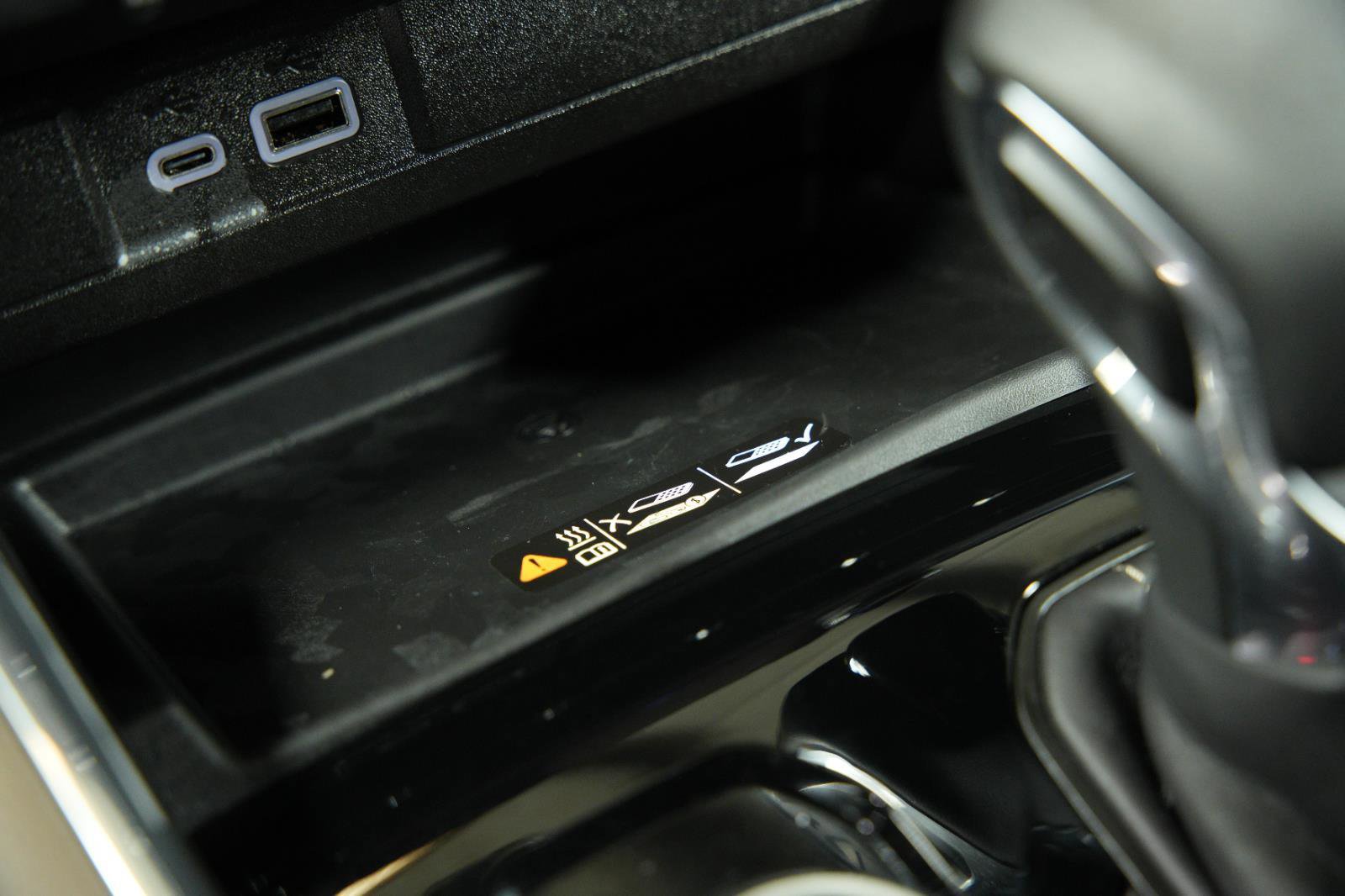 Used 2025 GMC Canyon Denali image 37