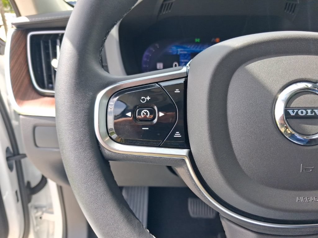 Certified 2024 Volvo XC60 T8 Ultimate AWD/4WD image 18