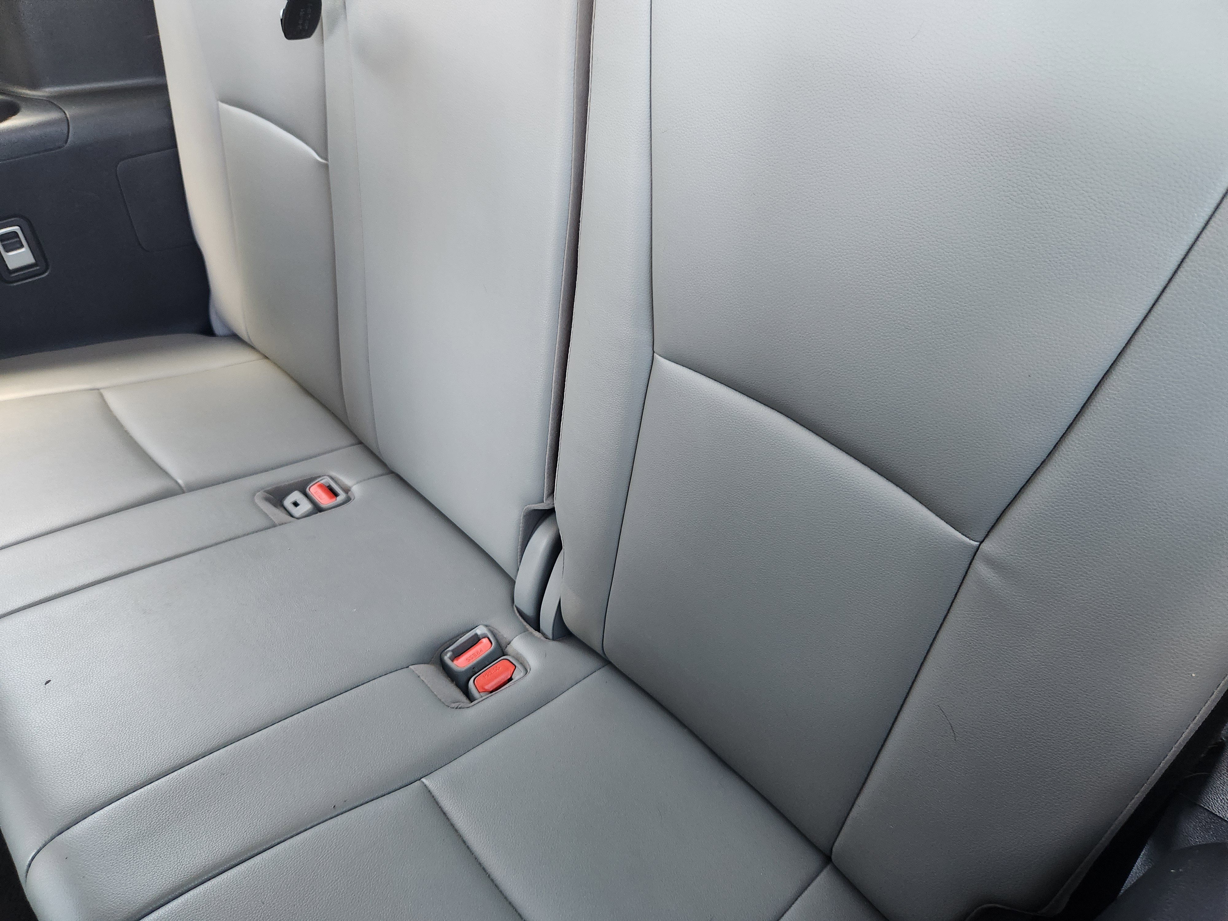 Used 2022 Toyota Highlander XLE image 10