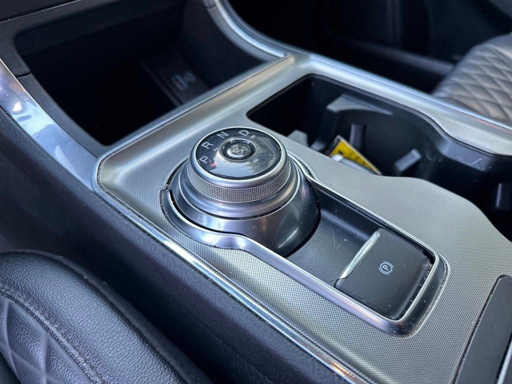 Used 2024 Ford Edge Titanium image 23