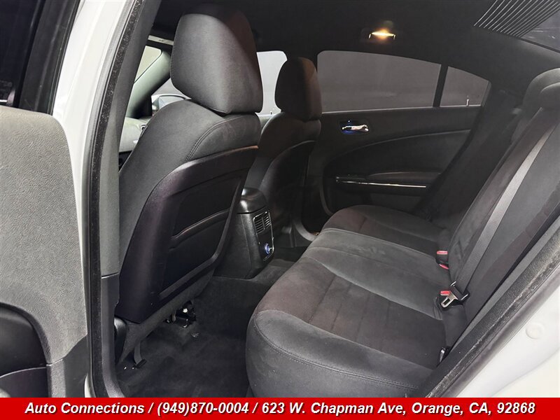 Used 2011 Dodge Charger SE RWD image 9