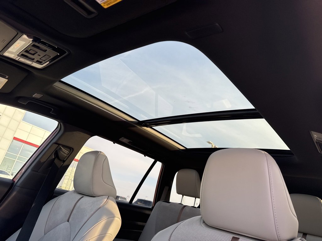 Certified 2024 Toyota Grand Highlander AWD Hybrid image 9