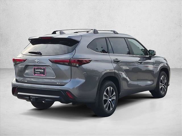 New 2026 Toyota Highlander XLE AWD/4WD image 2