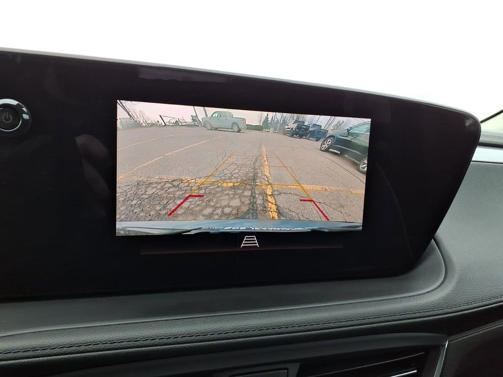 Used 2025 Buick Encore GX Avenir w/ Avenir Convenience Package image 18