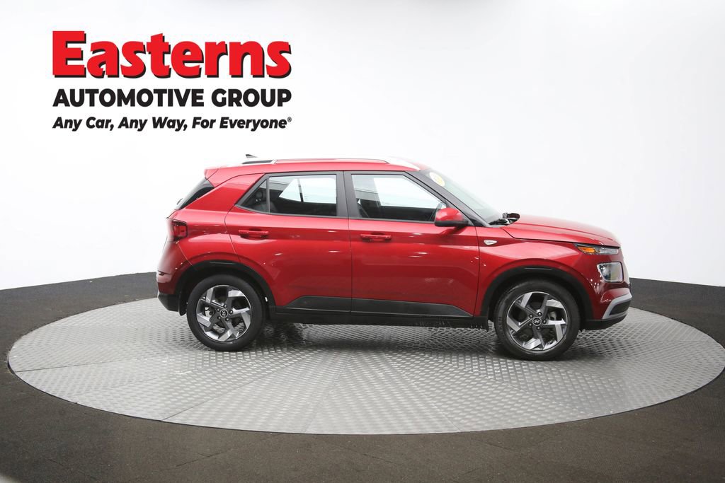 Used 2022 Hyundai Venue Limited image 45