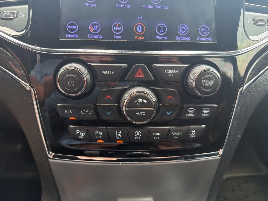 Used 2020 Jeep Grand Cherokee Overland AWD/4WD image 44